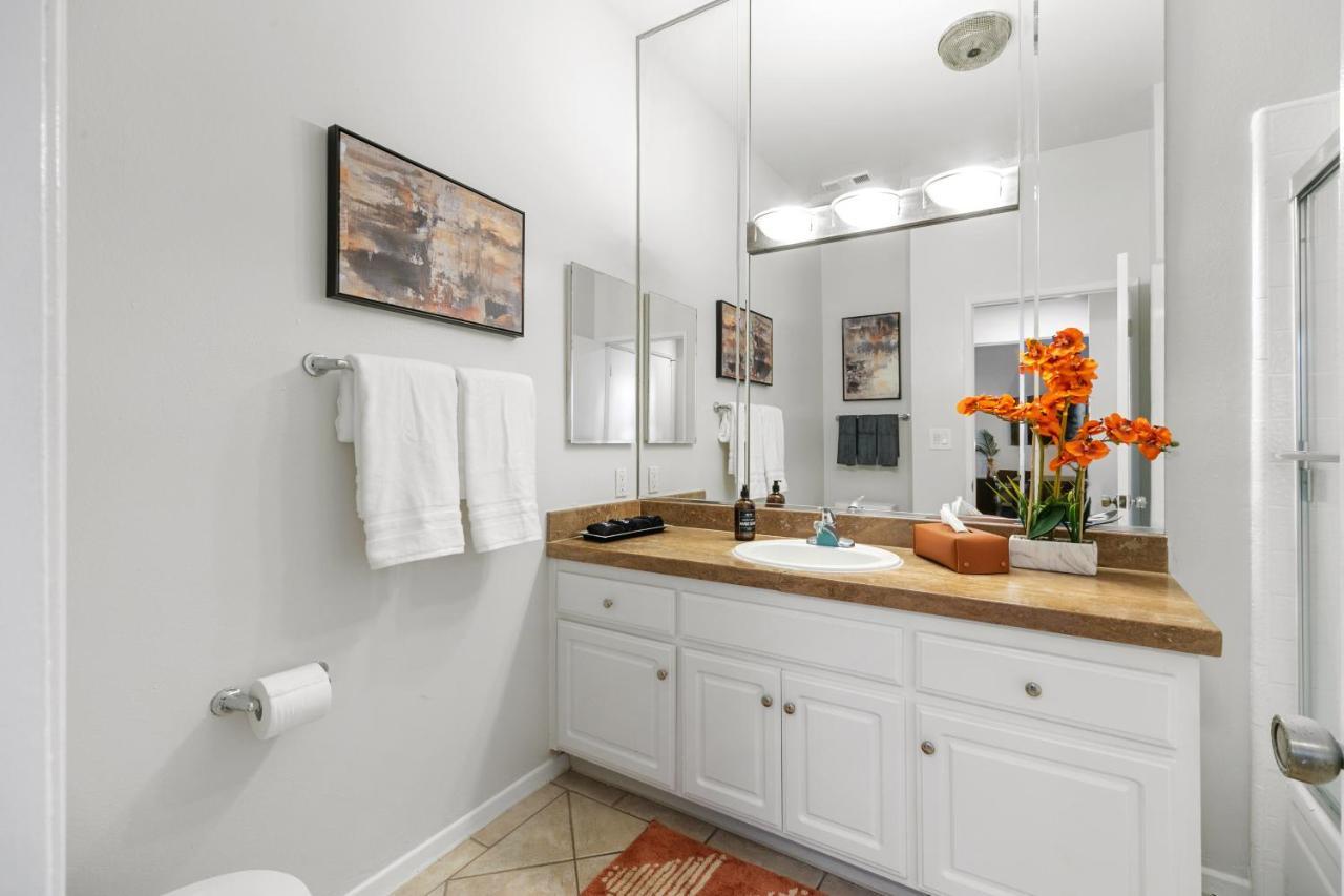 Beverly Hills 2 Bed 2 Bath Penthouse With Den And Parking 414 Los Angeles Esterno foto