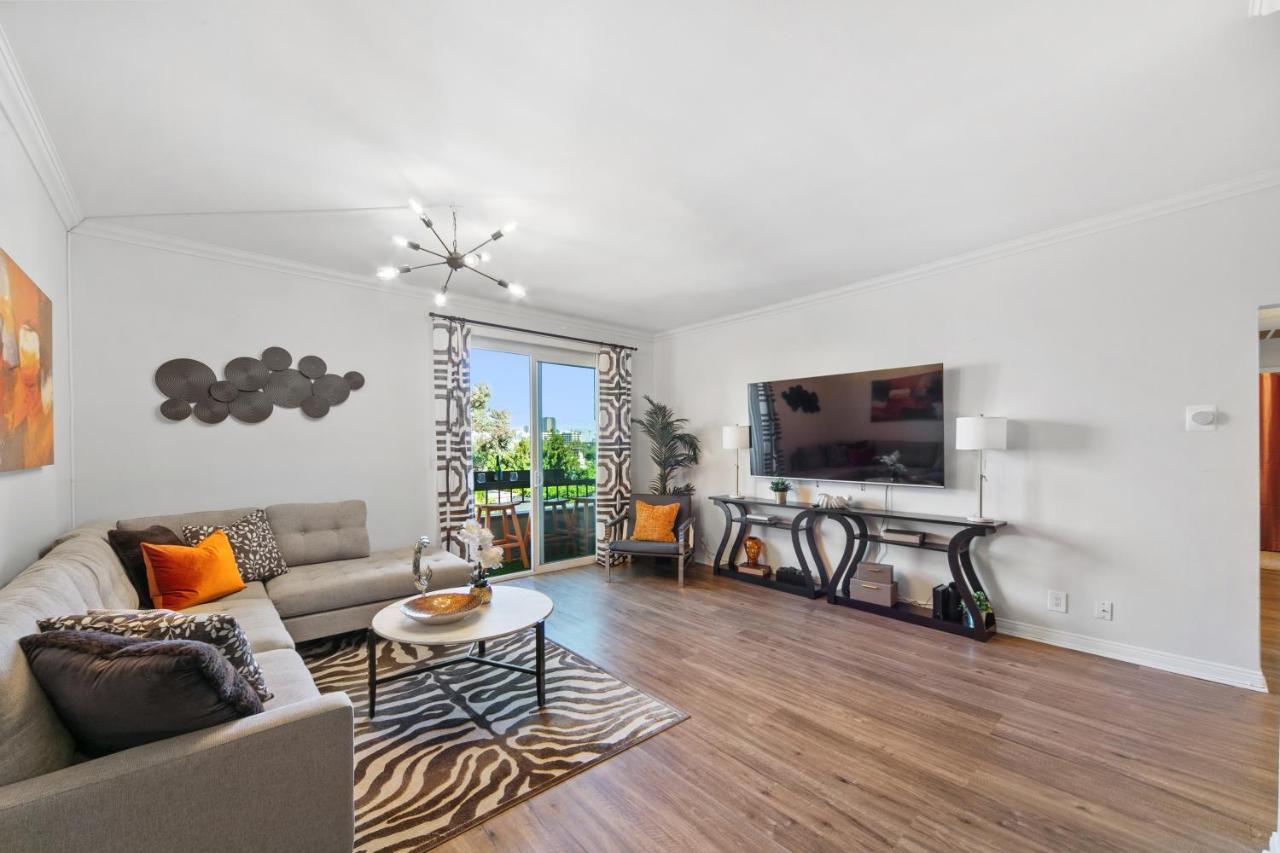 Beverly Hills 2 Bed 2 Bath Penthouse With Den And Parking 414 Los Angeles Esterno foto