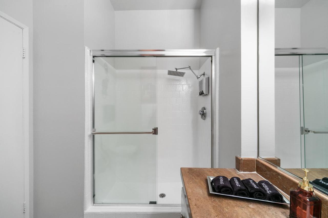 Beverly Hills 2 Bed 2 Bath Penthouse With Den And Parking 414 Los Angeles Esterno foto