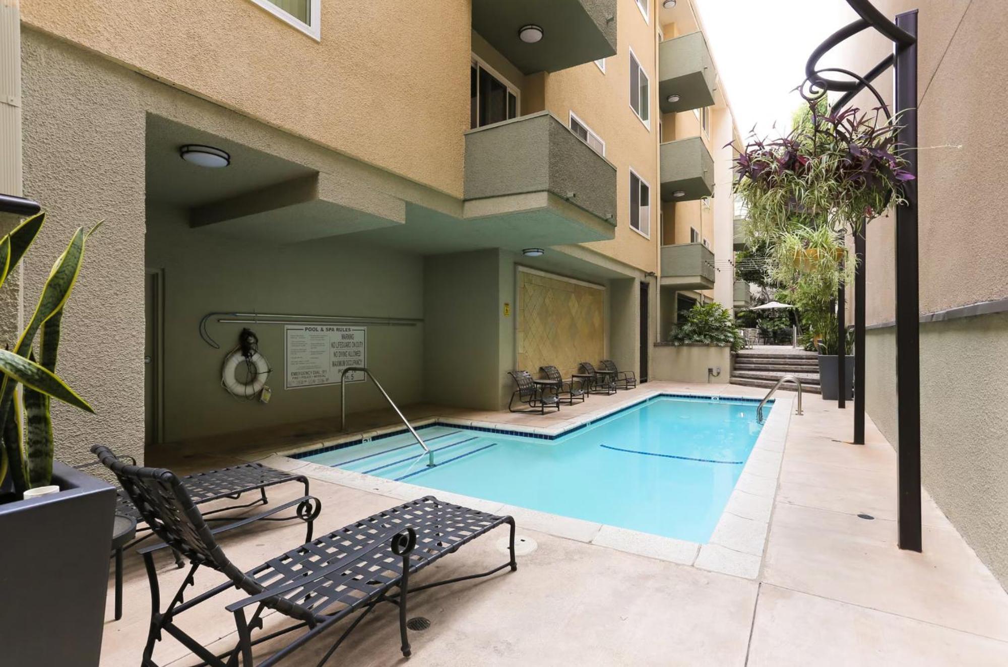 Beverly Hills 2 Bed 2 Bath Penthouse With Den And Parking 414 Los Angeles Esterno foto